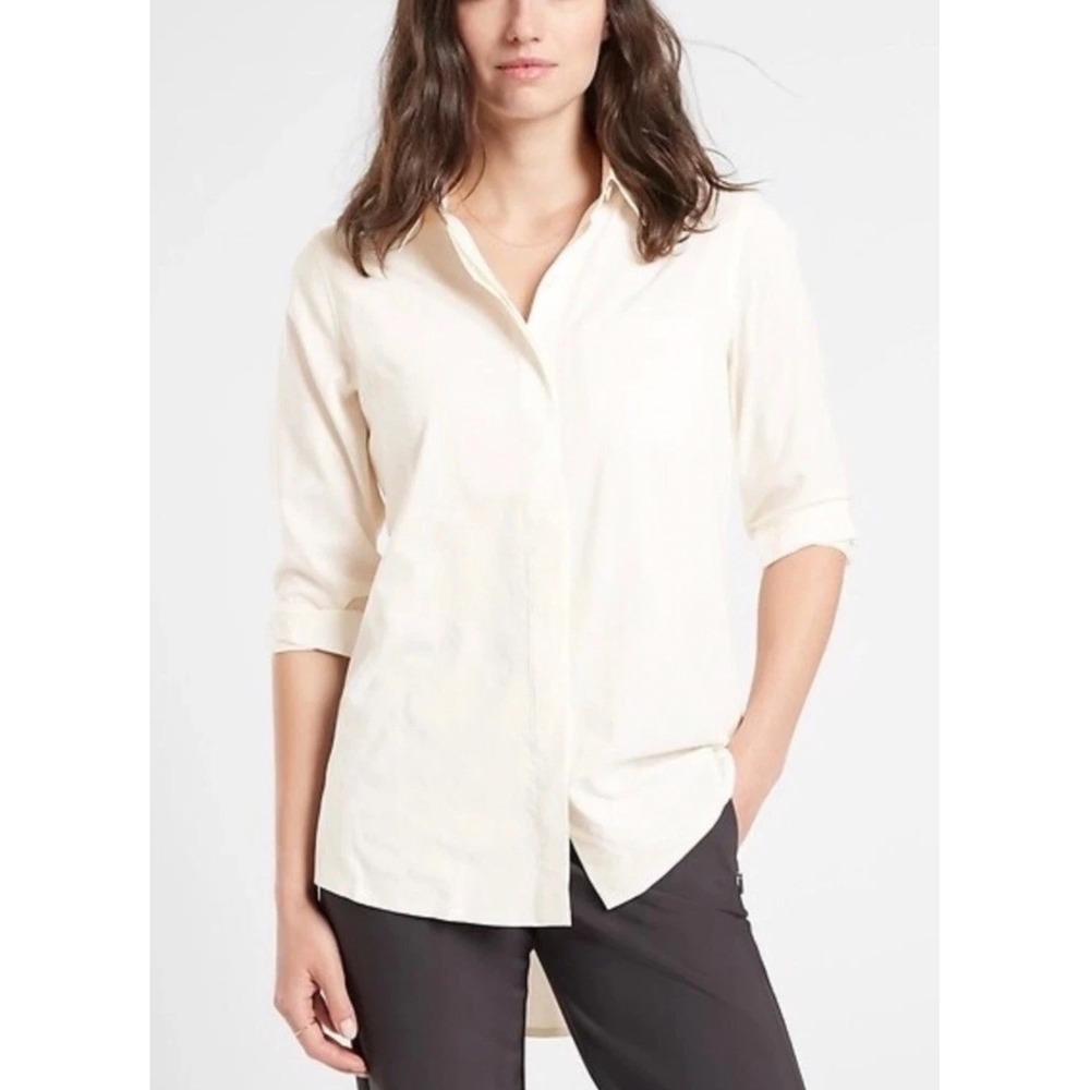 Athleta Womens Small Urbanite Textured Top Cream Hidden Button Down Minimalist